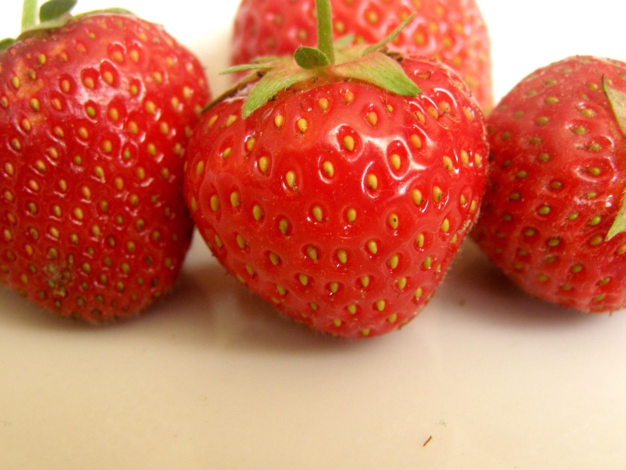 fraise, fraises, rouge, fruit, aliments, agriculture, domaine, l'été, faire pousser des fraises, nature, délicieux, sucré