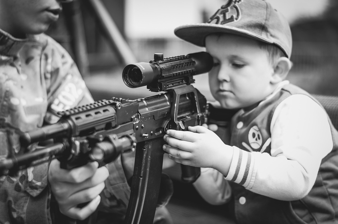 garçon, enfant, portrait, militaire, arme, fusil, tirer, avoir pour but, portrait de garçon, monochrome, noir et blanc, militaire, militaire, militaire, militaire, militaire, arme, arme, arme, arme, fusil, fusil