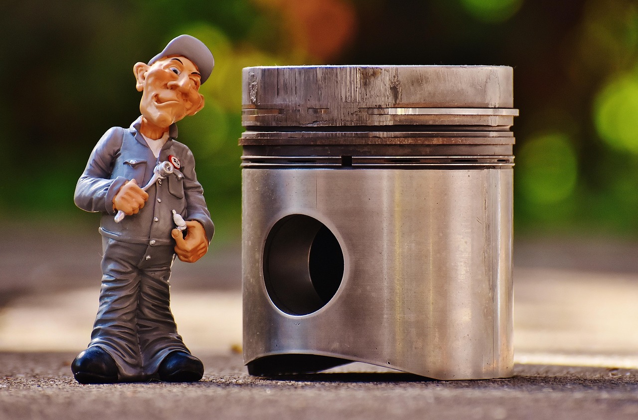 piston de camion, piston de moteur, grippage du piston, mécanicien, figure, amusement, pièce automobile, défaut, un camion, aluminium