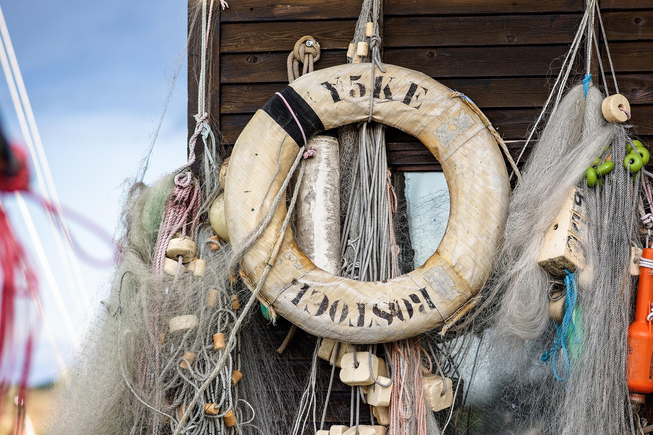 bouée de sauvetage, fournitures de pêche, sécurité, port de pêche, résille, faire de la pêche, marins, surpêche, maritime, sécurité, sécurité, faire de la pêche, maritime, maritime, maritime, maritime, maritime