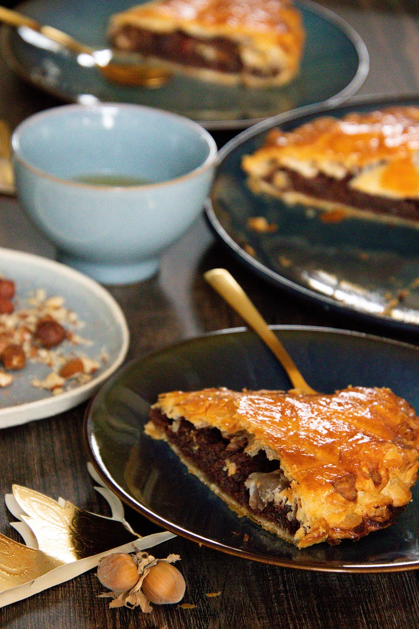 galette des rois, pâtisserie, aliments, assiette, gâteau, le dessert, galette, épiphanie, gâteau douzième nuit, gâteau épiphanie, patisserie française, tradition française, sucré, savoureux, délicieux, épiphanie, épiphanie, épiphanie, épiphanie, épiphanie