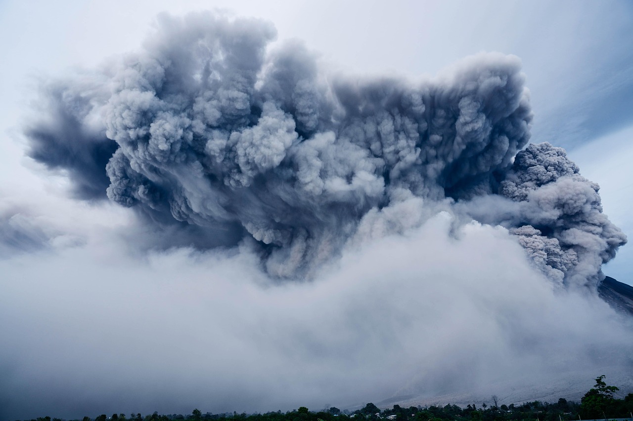 éruption volcanique, nuage de cendres, dramatiques, activité géologique, cendres, volcan, éruption, paysage, en plein air, fumée, cratère, explosion, catastrophe, volcan, fumée, fumée, fumée, fumée, fumée, explosion