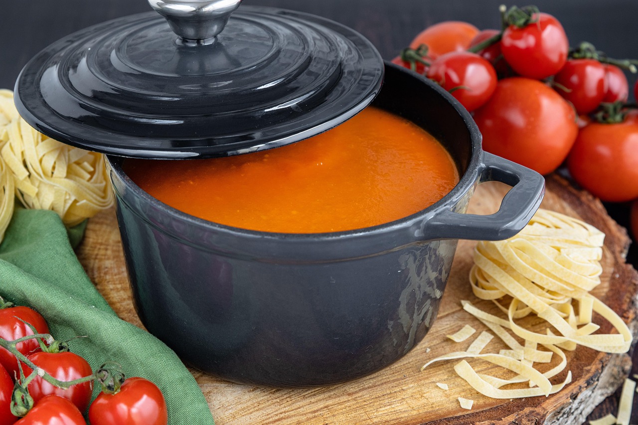 sauce tomate, tomates, repas, cuisiner, soupe, soupe à la tomate