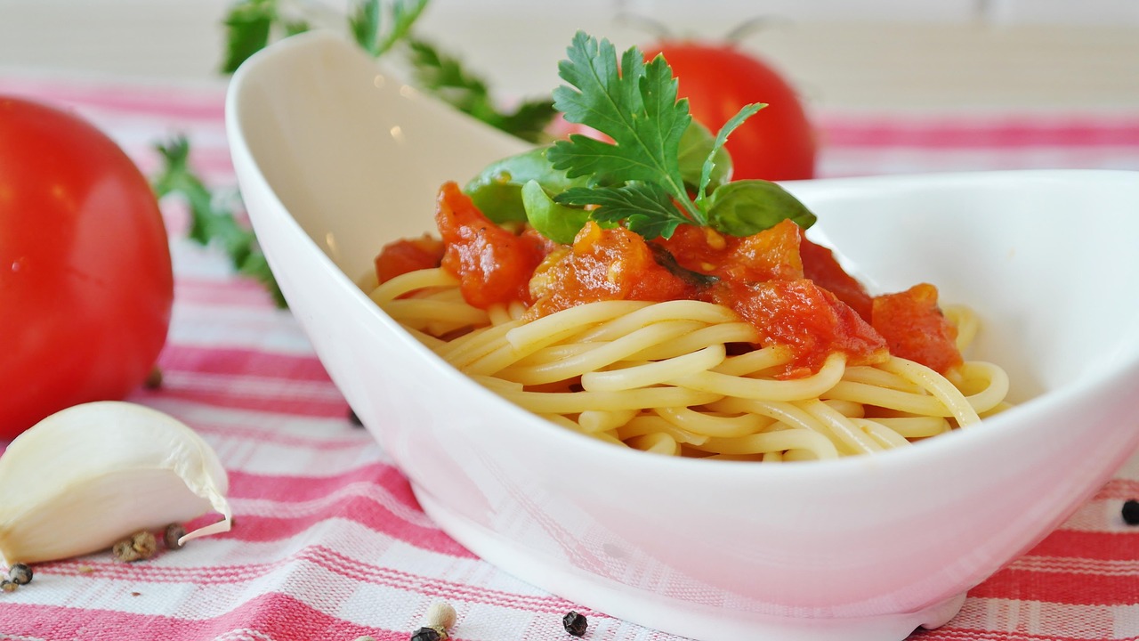 spaghetti, tomates, sauce tomate, pâtes, italien, nouilles, ingrédient, les glucides, cuisiner, épicé, méditerranée, jouissance, sauce, aliments, repas, végétarien, spaghetti, spaghetti, spaghetti, spaghetti, spaghetti