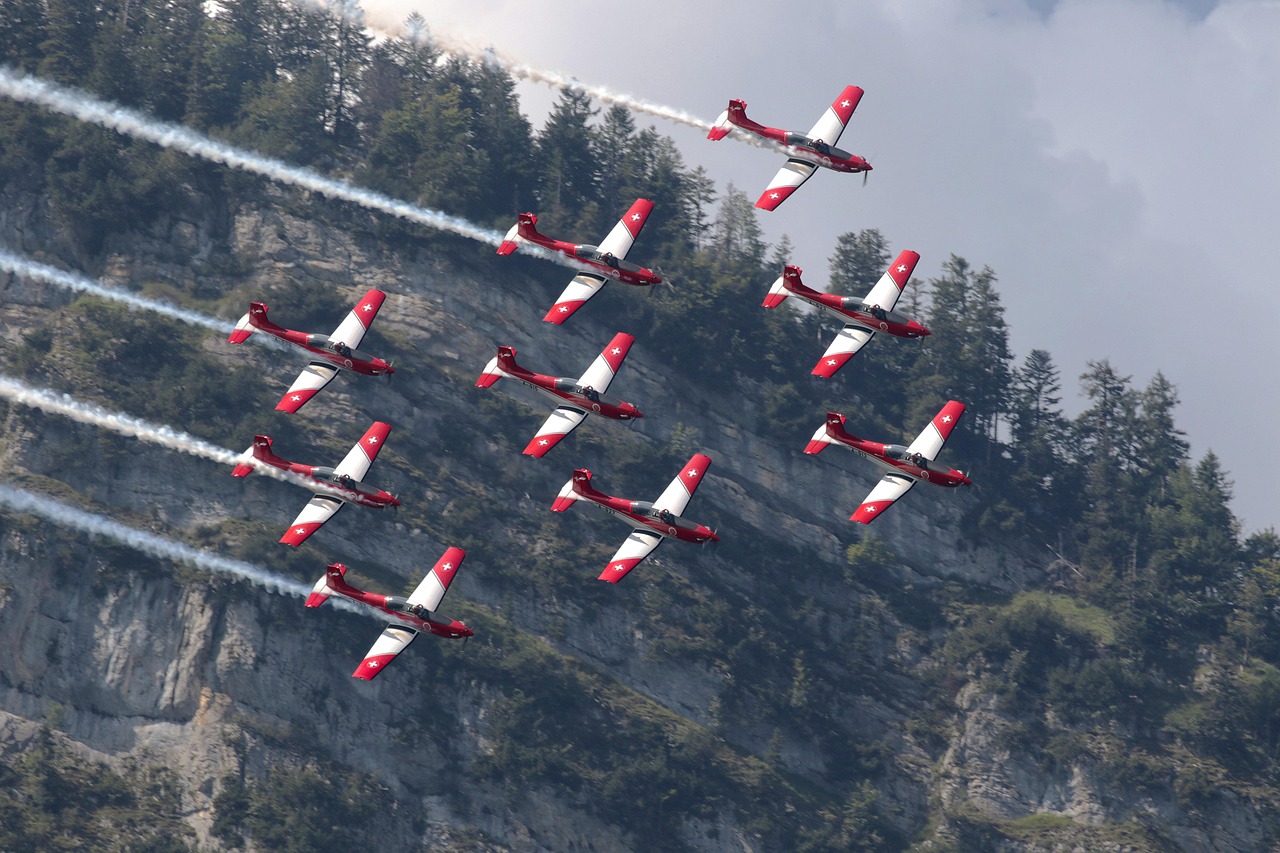 avions, équipe pc 7, formation, pc 7 turbo, pc-7, suisse, acrobaties aériennes, équipe, équipe de voltige aérienne, précision