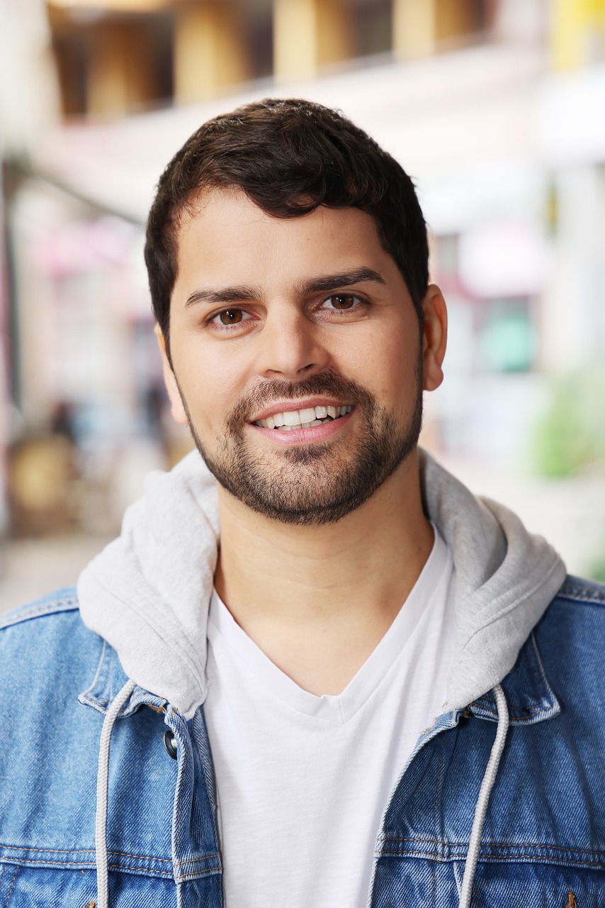 content, blanche, dents blanches, les dents, gens, trois jours de barbe, barbe, européen, culture, homme, hipster