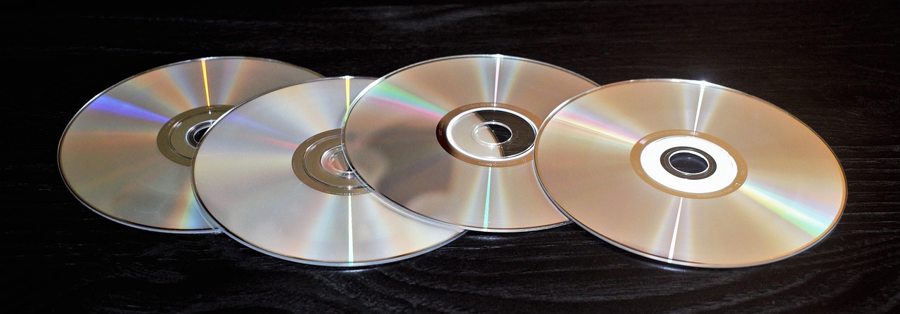 disques, cd, dvd, logiciel, numérique, cd rom, dvd rom, rom, blu ray, la technologie, ordinateur, stockage, compact, les données, disque, médias, la musique, films, l'audio, quatre, dvd, dvd, dvd, dvd, dvd