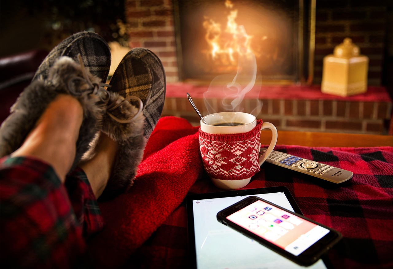 fond d'écran de noël, relaxant, se prélasser, samedi, cozy, cheminée, hiver, salon, relaxation, détendez-vous, à l'aise, domicile, ipad, iphone, café, fin de semaine, intime, repos, décembre
