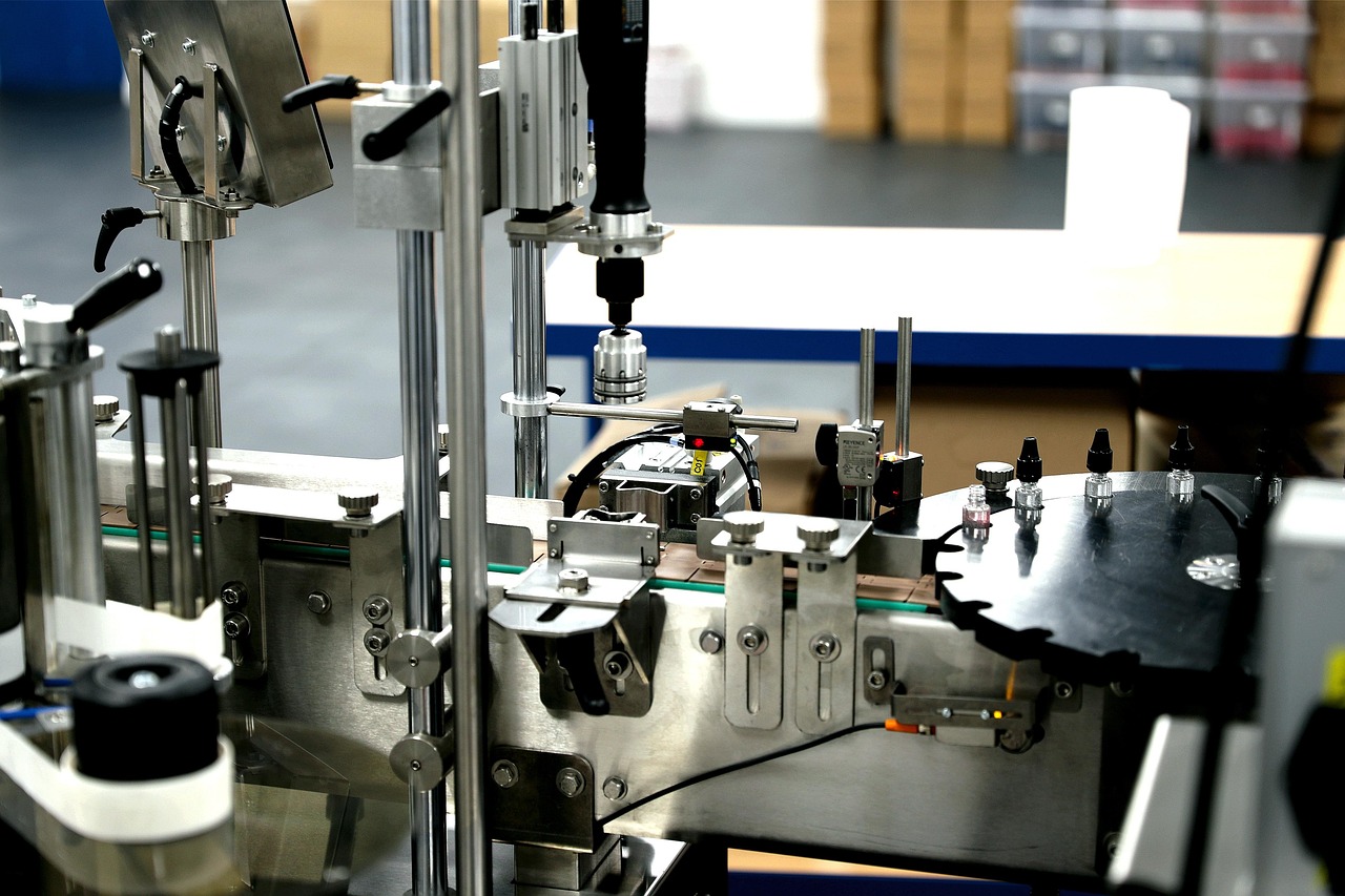 industrie, artisanat, travailler, la technologie, cigarette électronique, liquide, bouteille, assemblée, laboratoire, vapeart, dampfershop, fumer, la cigarette electronique