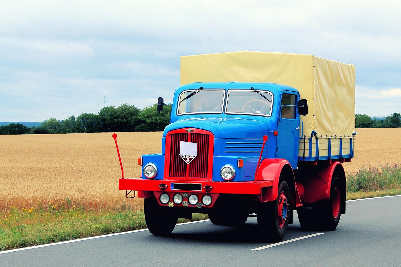 un camion, vieille, historique, restauré, véhicule utilitaire, h3a, si un, ifa-h3a, rda, allemagne divisée, bernhard klepel, mobile est, véhicules, bonnet long