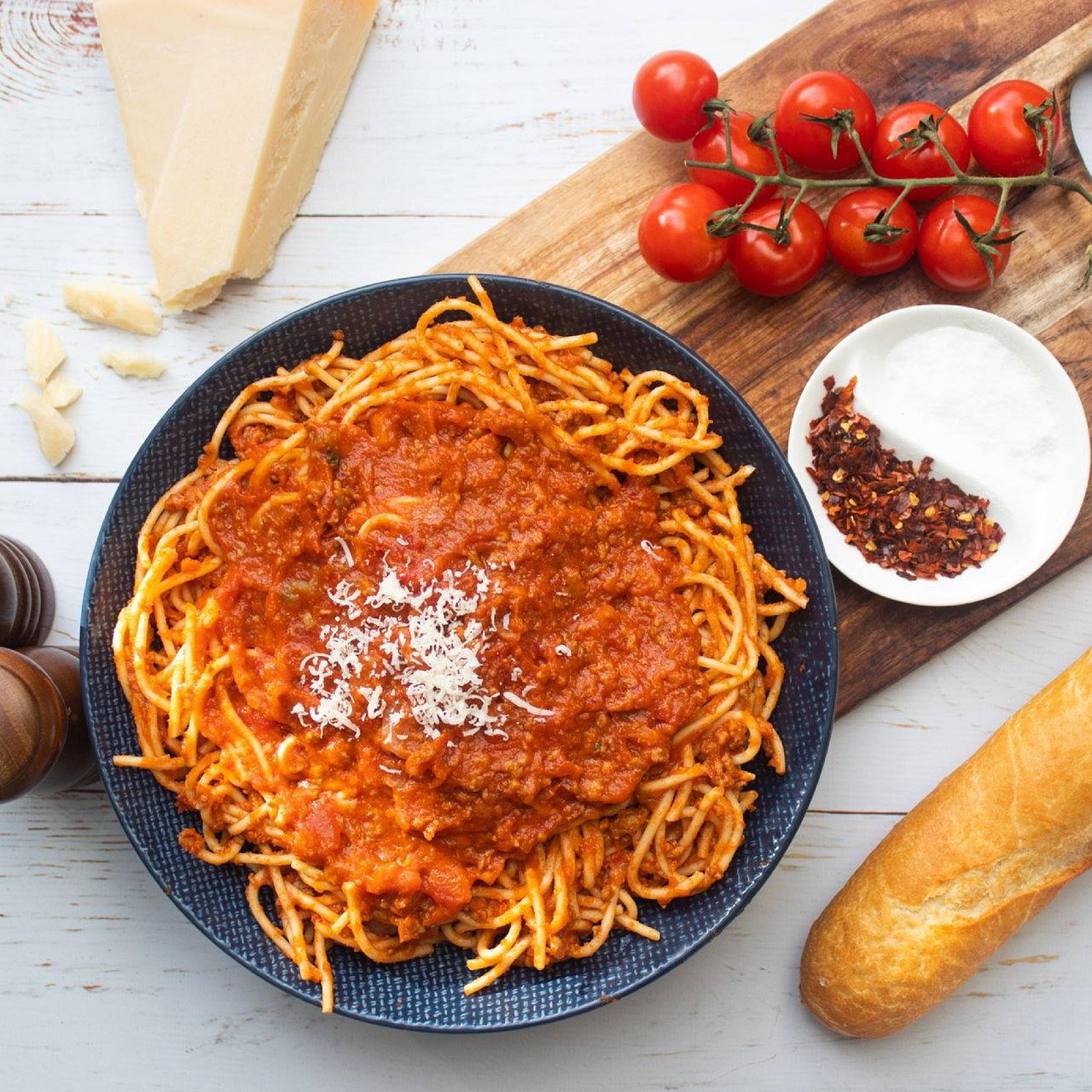 aliments, sauce bolognaise, spaghetti, pâtes, repas, bolognaise, assiette, cuisine, sauce, viande, tomate, du boeuf, cuit, nouilles, gourmet, légume, savoureux, délicieux, le déjeuner, dîner, italien, le restaurant, mise à plat, fermer