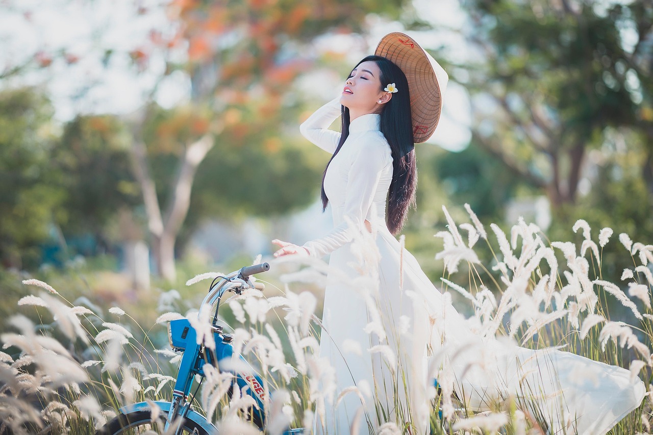 ao dai, asiatique, maquette, femme asiatique, jeune femme, femme, robe, longue robe, robe traditionnelle, la modélisation, pose, poser, mode, style, élégant, fille, portrait, costume traditionnel, vietnam, vietnamien, coiffure, ao dai, asiatique, femme asiatique, femme asiatique, femme, femme, femme, femme, femme, robe, portrait, vietnam
