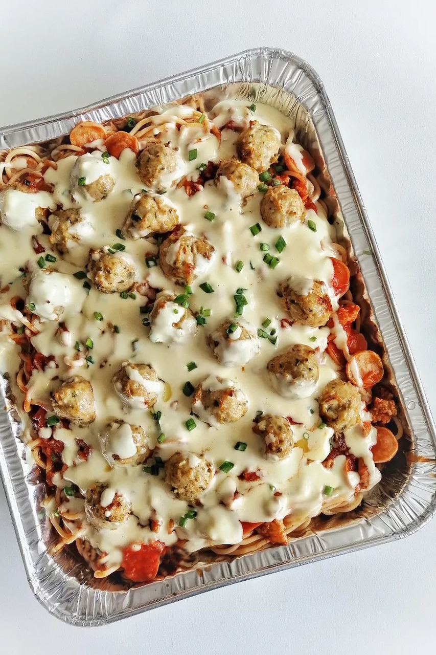 cuisine italienne, produits de boulangerie, sauce de viande, boulettes de viande, pâtes à la sauce blanche, sauce béchamel, spaghetti, fromage, marinara, le déjeuner, nouilles, alimentation équilibrée, santé et bien-être, protéine, énergie, livraison de nourriture, plan de repas, esthétique, assiette, gourmet, nutrition, délicieux délicieux, les envies, épicerie fine, fermer, sauce béchamel, sauce béchamel, sauce béchamel, sauce béchamel, sauce béchamel