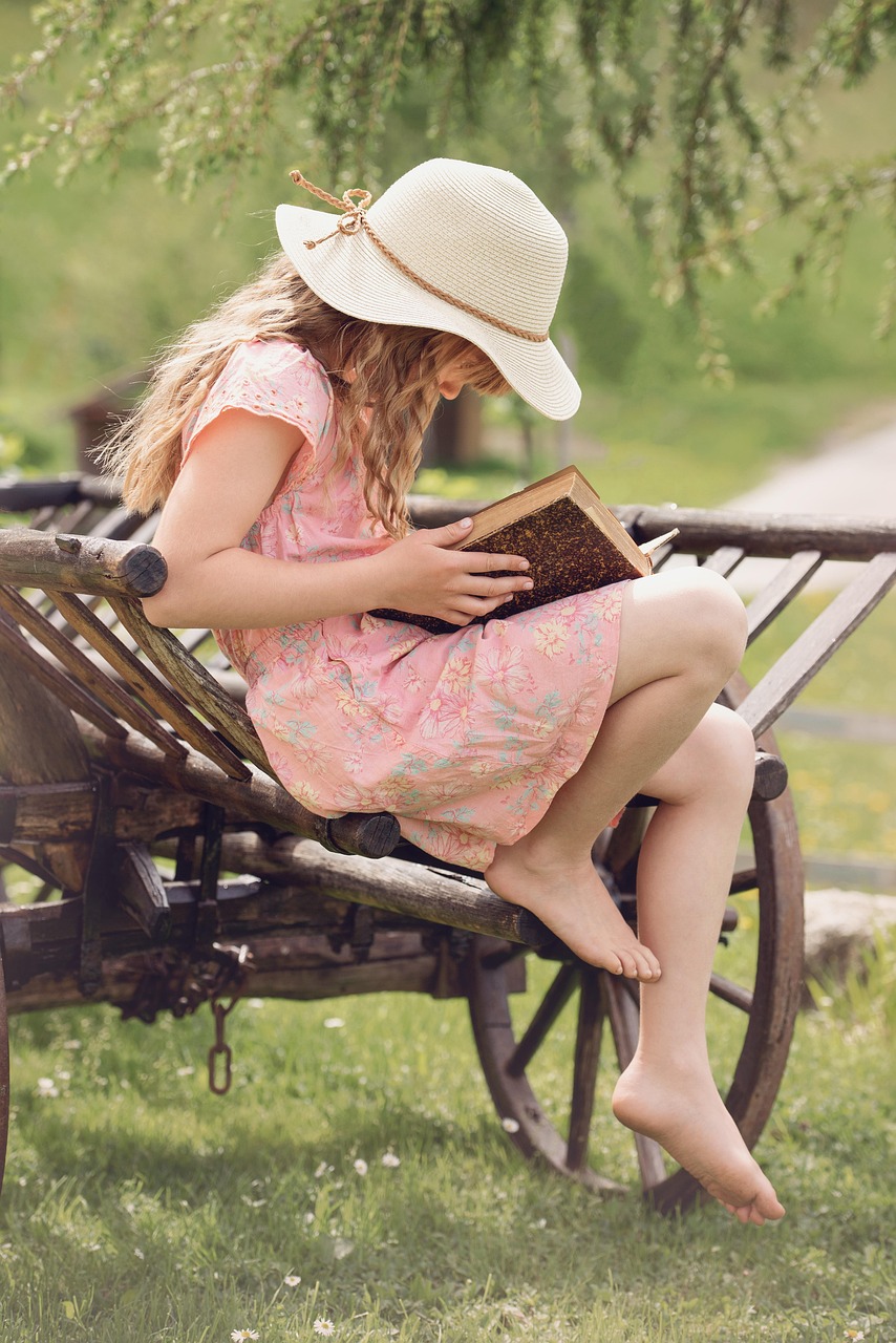enfant, fille, livre, lis, en train de lire, petite fille, chapeau, nature, en plein air, lecture de livre, portrait, livre, livre, livre, livre, livre