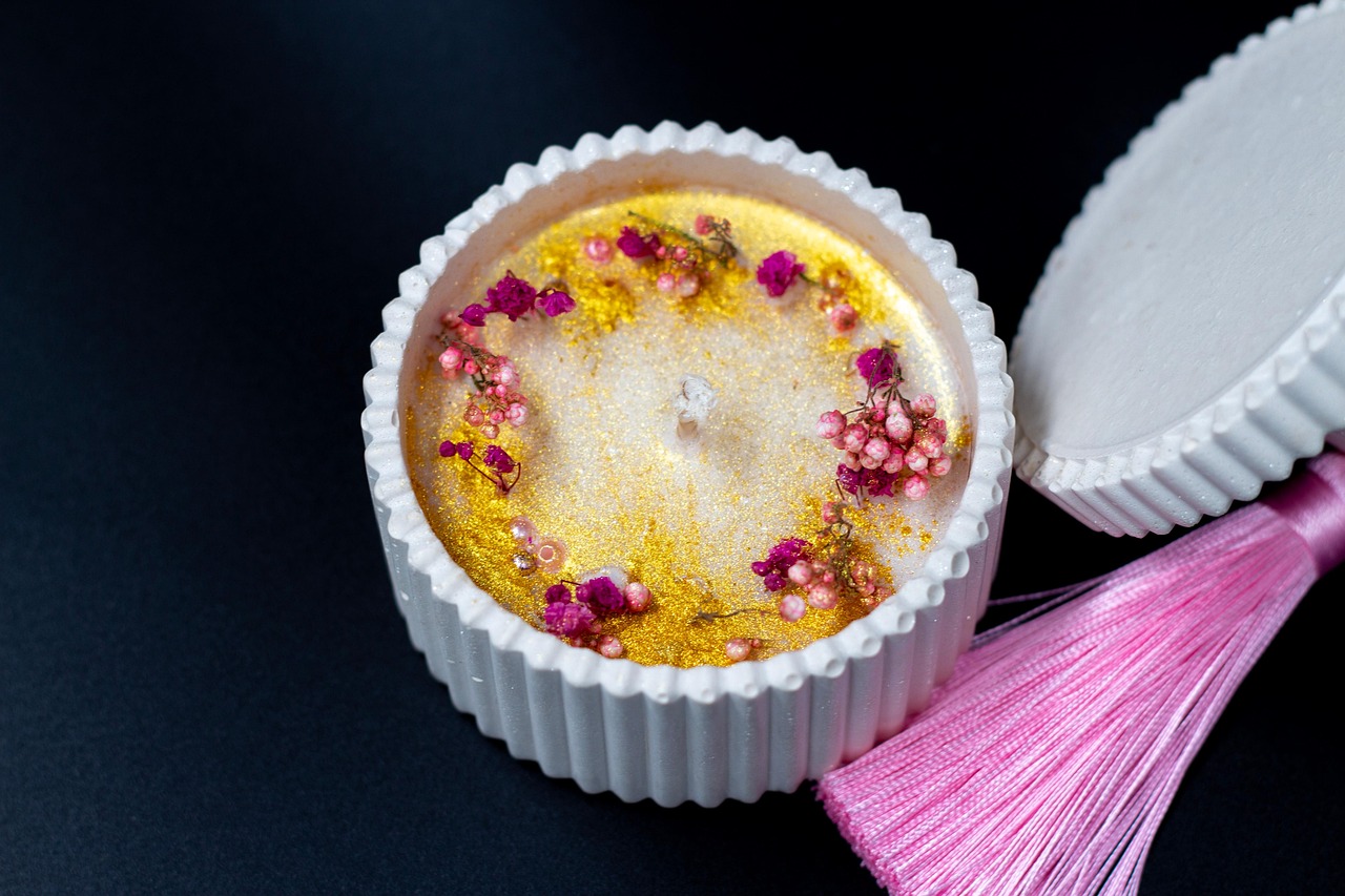 fait main, bougie parfumée, bougie, perles, paillettes, décoration