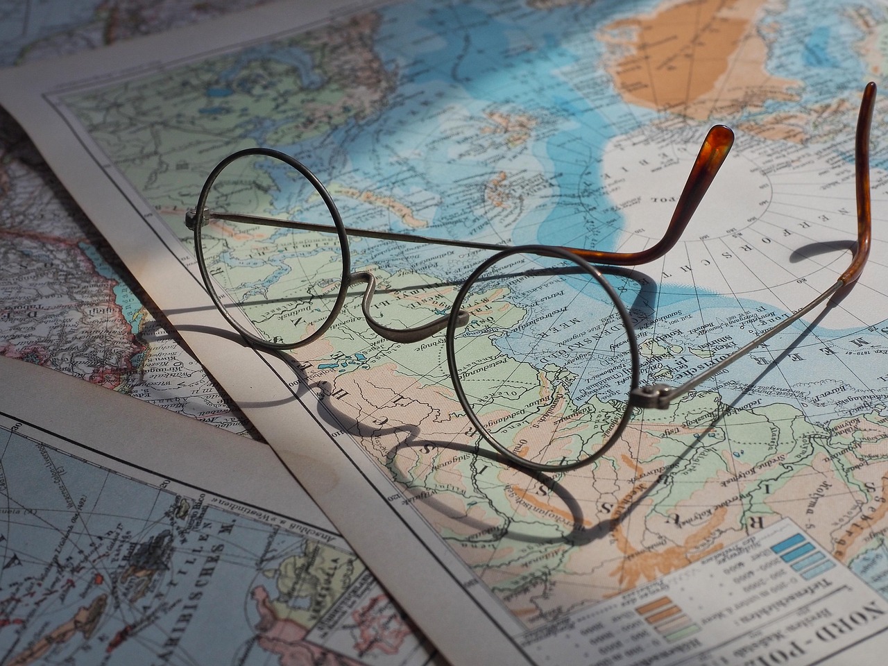 lunettes, carte du monde, carte, lunettes en nickel, vacances, planifier, vacances, vacances, vacances, vacances, vacances