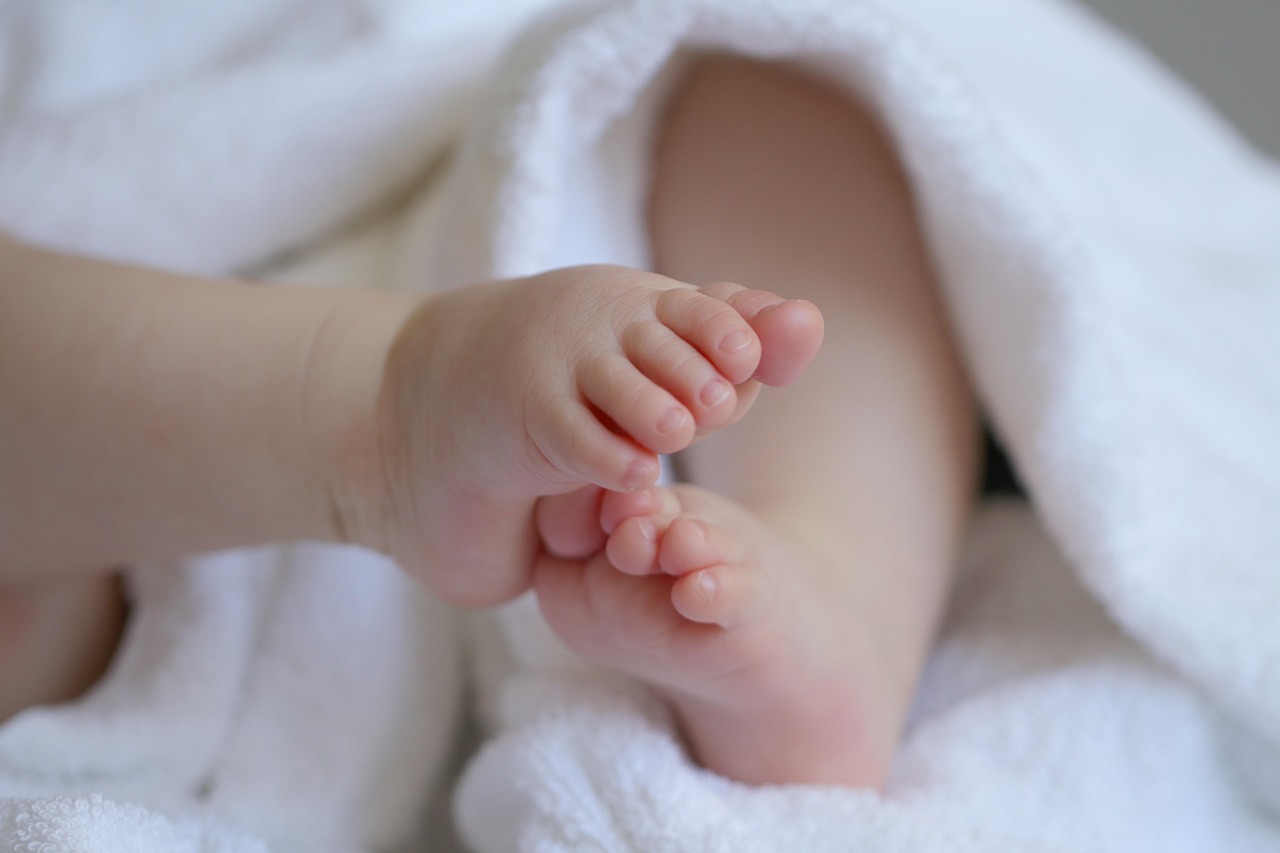 bébé, enfant, petit enfant, pieds, pieds de bébé, les pieds des enfants, orteils, mignon, bébé, bébé, bébé, bébé, bébé
