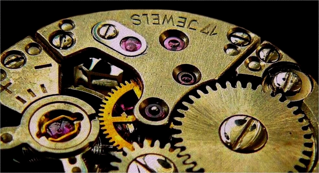 horloge, mouvement d'horlogerie, engrenages, gear, transmission, vélos, l'un dans l'autre, dynamique, temps, mécanique, la technologie, macro, équipement, conduire, comment fonctionne, fonctionnement interne, horloge, engrenages, engrenages, engrenages, engrenages, engrenages, transmission, transmission, transmission
