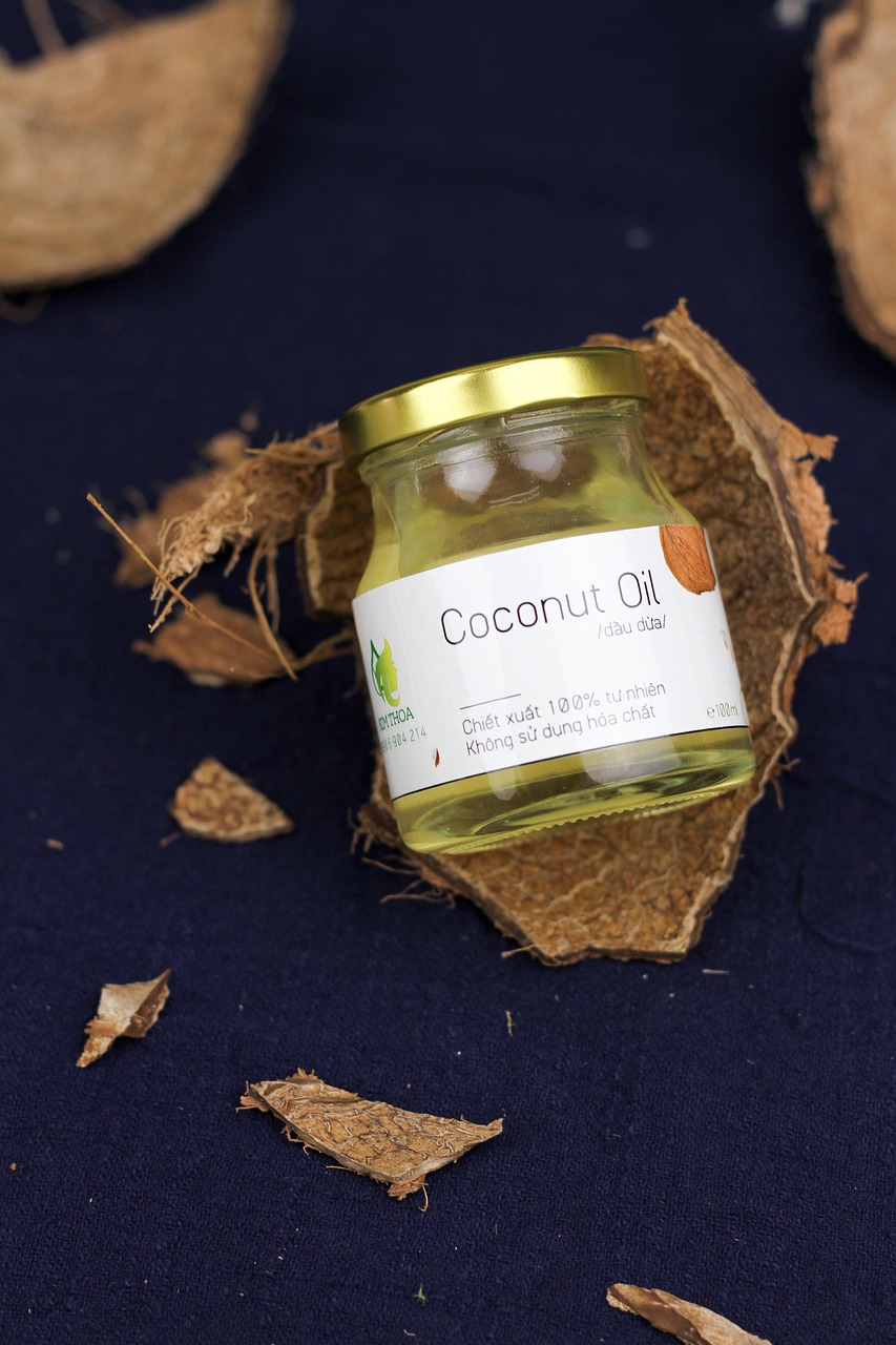 huile de noix de coco, la noix de coco, noix de coco, coquille de noix de coco, noix de coco séchée, huile, la nature, cocotier, pot, les flacons d'huiles essentielles, bocaux en verre, faire de l'huile de coco, huile de noix de coco pour les cheveux, de beaux cheveux, vierge à l'huile de noix de coco, huile de noix de coco soins des cheveux, huile de noix de coco bonne