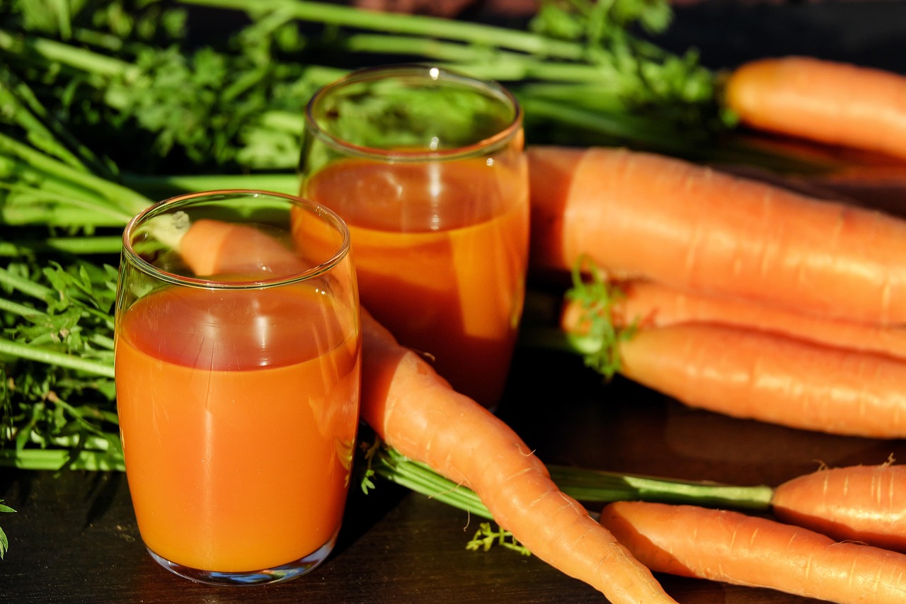 jus de carotte, lunettes, boire, jus, les carottes, jus de légumes, légume, en bonne santé, vitamines, nutritif, boisson, rafraîchissement, biologique, naturel, jus, jus, jus, jus, jus, légume, légume, vitamines, boisson