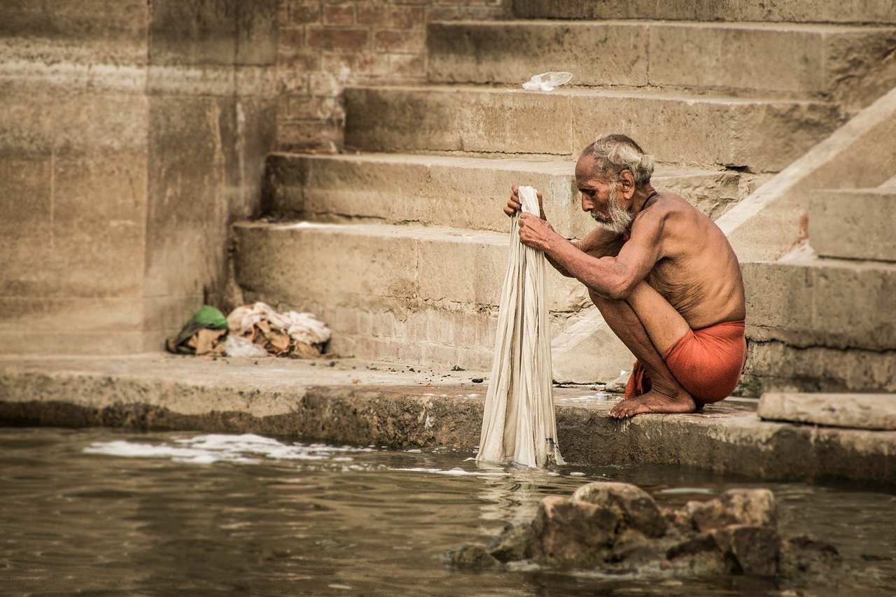 varanasi, inde, gange, vie en inde, laver les vêtements, fleuve